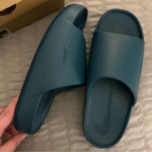 Nike Calm Slides 11.5 women’s 10 men’s